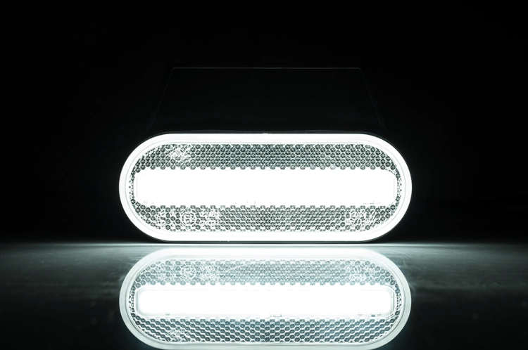 lampa-pozycyjna-z-wieszakiem-i-odblaskiem-ld-2773-zdjecie-3-1.png