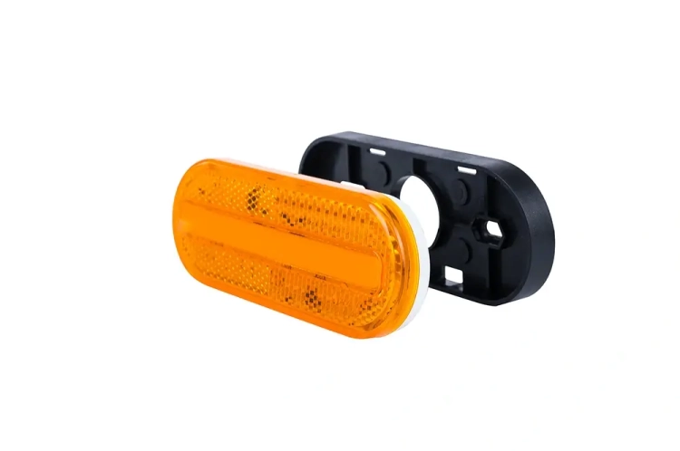 lampa-pozycyjna-z-odblaskiem-ld-2772-zdjecie-6-1.webp