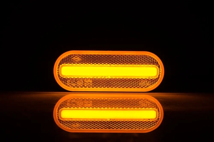 lampa-obrysowa-z-odblaskiem-ld-2771-zdjecie-3-1.webp