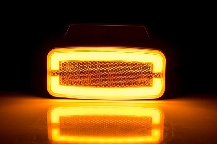 lampa-obrysowa-z-wieszakiem-i-odblaskiem-ld-2765-zdjecie-3.webp