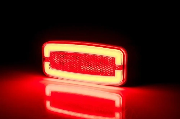 lampa-pozycyjna-z-odblaskiem-ld-2763-zdjecie-2.webp